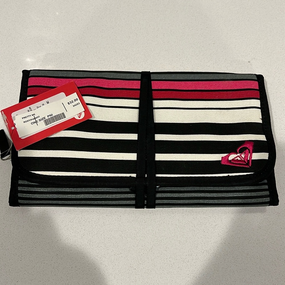 Roxy travel toiletry bag BNWT